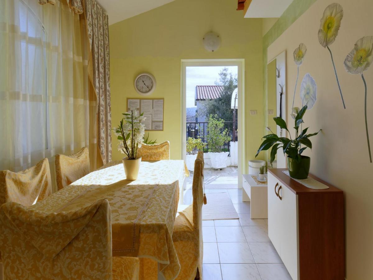 Holiday Home Nevena By Rent Istria Buje Exteriér fotografie