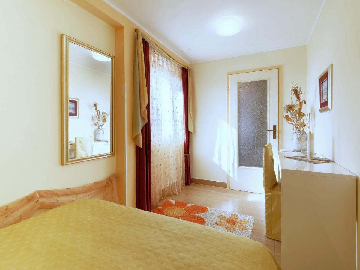 Holiday Home Nevena By Rent Istria Buje Exteriér fotografie
