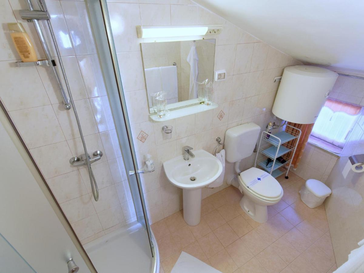 Holiday Home Nevena By Rent Istria Buje Exteriér fotografie