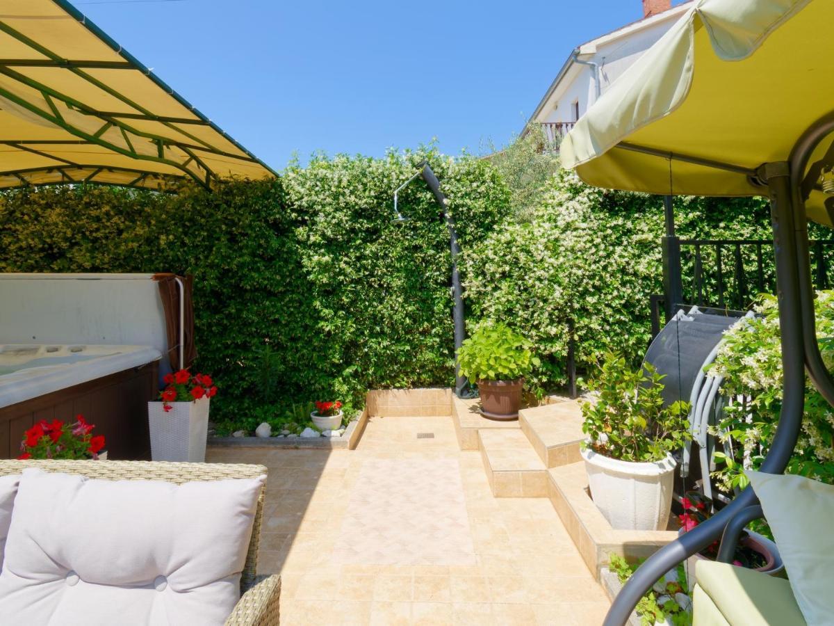 Holiday Home Nevena By Rent Istria Buje Exteriér fotografie