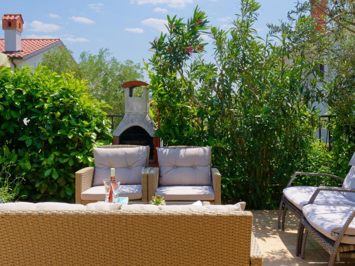 Holiday Home Nevena By Rent Istria Buje Exteriér fotografie